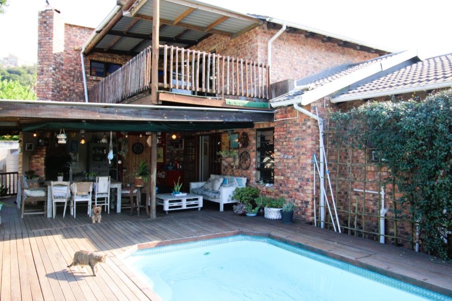 5 Bedroom Property for Sale in Gonubie North Eastern Cape